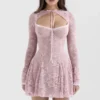 Alice – idealnie różowa mini sukienka z koronki Alice – idealnie różowa mini sukienka z koronki