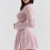 Alice – idealnie różowa mini sukienka z koronki Alice – idealnie różowa mini sukienka z koronki