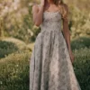 Bawełniana sukienka midi Mariabella w szałwiowy kwiatowy wzór