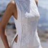 Biała bawełniana bluzka z koronką broderie anglaise i dekoltem w łódkę „Valencia” Biała bawełniana bluzka z koronką broderie anglaise i dekoltem w łódkę „Valencia”