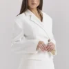 Biała marynarka Hudson o kroju klepsydry Biała marynarka Hudson o kroju klepsydry