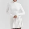 Biała plisowana mini sukienka z mieszanki kaszmiru Willow Biała plisowana mini sukienka z mieszanki kaszmiru Willow