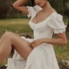 Biała sukienka midi Bella z angielską haftowaną koronką Biała sukienka midi Bella z angielską haftowaną koronką