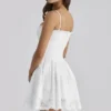 Biała sukienka mini Chloe z koronką na zamówienie + bawełna z haftem angielskim Biała sukienka mini Chloe z koronką na zamówienie + bawełna z haftem angielskim