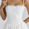 Biała sukienka mini Chloe z koronką na zamówienie + bawełna z haftem angielskim Biała sukienka mini Chloe z koronką na zamówienie + bawełna z haftem angielskim