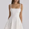 Biała sukienka mini Isla z koronką broderie anglaise Biała sukienka mini Isla z koronką broderie anglaise