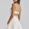 Biała sukienka mini Isla z koronką broderie anglaise Biała sukienka mini Isla z koronką broderie anglaise