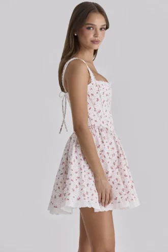 Biała sukienka mini z bawełny z nadrukiem róż „Ami” Biała sukienka mini z bawełny z nadrukiem róż „Ami”