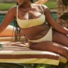 Bikini Capri Vanilla z wysokim wycięciem w dolnej części Bikini Capri Vanilla z wysokim wycięciem w dolnej części