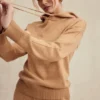 Bluza z kapturem Jionni z mieszanki kaszmiru w kolorze camel Bluza z kapturem Jionni z mieszanki kaszmiru w kolorze camel