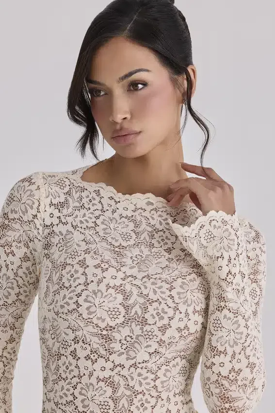 Body Ellie Vintage z długim rękawem z koronki w kolorze kości słoniowej