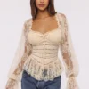 Cara Vintage Ivory – długi rękaw i koronkowy peplum na topie Cara Vintage Ivory – długi rękaw i koronkowy peplum na topie