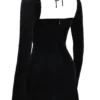 Czarna aksamitna sukienka mini typu babydoll z wiązaniem na szyi Czarna aksamitna sukienka mini typu babydoll z wiązaniem na szyi