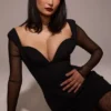 Czarna elastyczna sukienka mini z głębokim dekoltem z krepy „Angelie” Czarna elastyczna sukienka mini z głębokim dekoltem z krepy „Angelie”