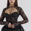 Czarna koronkowa sukienka mini z bufkami „Beauty”