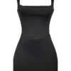 Czarna mini sukienka gorsetowa Enya Czarna mini sukienka gorsetowa Enya