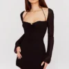 Czarna mini sukienka z szyfonu w stylu babydoll Czarna mini sukienka z szyfonu w stylu babydoll