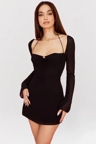 Czarna mini sukienka z szyfonu w stylu babydoll Czarna mini sukienka z szyfonu w stylu babydoll