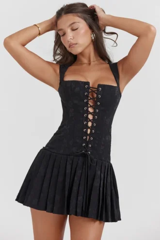 Czarna plisowana sukienka mini Talia