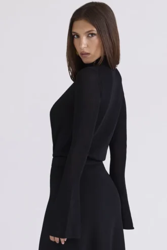 Czarny Body Lois z wycięciem