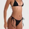 Czarny dół bikini Santorini wiązany z boku Czarny dół bikini Santorini wiązany z boku