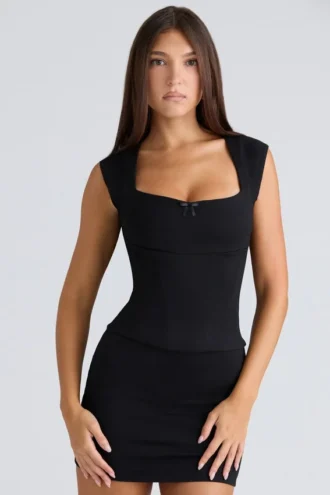 Czarny gorset z rękawkami typu cap sleeve