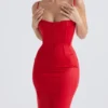Czerwona satynowa sukienka maxi z gorsetem Shani Czerwona satynowa sukienka maxi z gorsetem Shani