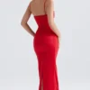 Czerwona satynowa sukienka maxi z gorsetem Shani Czerwona satynowa sukienka maxi z gorsetem Shani