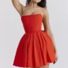Emmanuela Italian Tomato – plisowana mini sukienka bez ramiączek Emmanuela Italian Tomato – plisowana mini sukienka bez ramiączek