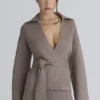 Fallon Taupe Wool Wrap Contour Kurtka