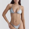 Fioletowe dół bikini typu stringi z wzorem paisley Fioletowe dół bikini typu stringi z wzorem paisley