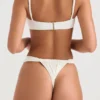 Góra bikini Cassis w kolorze kości słoniowej z marszczeniami Góra bikini Cassis w kolorze kości słoniowej z marszczeniami