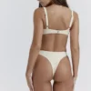 Bikini Capri Vanilla z wysokim wycięciem w dolnej części Bikini Capri Vanilla z wysokim wycięciem w dolnej części