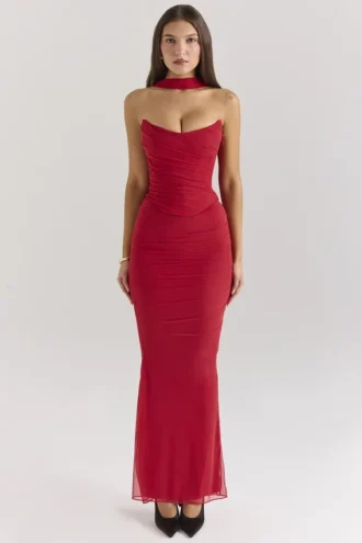 Spódnica maxi Cassidy w kolorze holly red z marszczonym obszyciem dołu