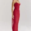 Spódnica maxi Cassidy w kolorze holly red z marszczonym obszyciem dołu Spódnica maxi Cassidy w kolorze holly red z marszczonym obszyciem dołu