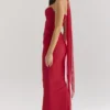 Spódnica maxi Cassidy w kolorze holly red z marszczonym obszyciem dołu Spódnica maxi Cassidy w kolorze holly red z marszczonym obszyciem dołu