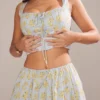 Juana – bawełniany top w delikatny niebieski kwiatowy wzór w stylu vintage Juana – bawełniany top w delikatny niebieski kwiatowy wzór w stylu vintage
