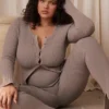 Legginsy z dzianiny prążkowanej Mitzi w kolorze taupe Legginsy z dzianiny prążkowanej Mitzi w kolorze taupe
