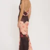 Mariamma Ciemnobrązowa satynowa sukienka maxi w kwiatowy wzór Mariamma Ciemnobrązowa satynowa sukienka maxi w kwiatowy wzór