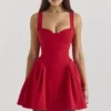 Mini sukienka Bunny Holly Red z krepy Mini sukienka Bunny Holly Red z krepy