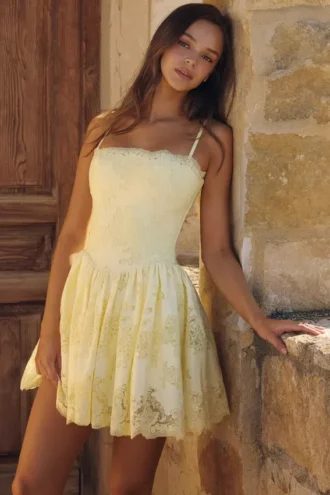 Mini sukienka Chloe Lemon z bawełny z koronką broderie anglaise Mini sukienka Chloe Lemon z bawełny z koronką broderie anglaise