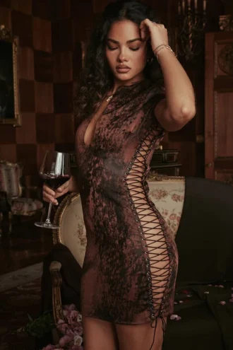 Mini sukienka Daphne w kolorze antycznej miedzi z wiązaniem Mini sukienka Daphne w kolorze antycznej miedzi z wiązaniem