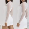 Mini sukienka Holly White z głębokim dekoltem Mini sukienka Holly White z głębokim dekoltem