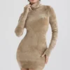 Mini sukienka Taya Fawn z tkaniny szenilowej Mini sukienka Taya Fawn z tkaniny szenilowej