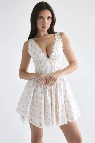 Mini sukienka w kwiatowy wzór Salma Rose Mini sukienka w kwiatowy wzór Salma Rose