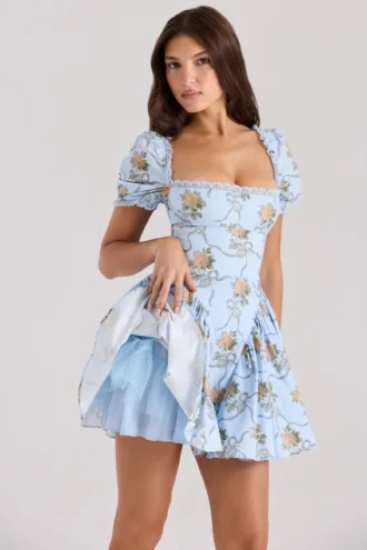 Mini sukienka z bawełny w niebieski wzór różany Rosie Mini sukienka z bawełny w niebieski wzór różany Rosie