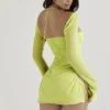 Mini sukienka z szyfonu w kolorze Baby Lime z wiązaniem na szyi Mini sukienka z szyfonu w kolorze Baby Lime z wiązaniem na szyi