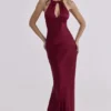 Oliviana – satynowa sukienka maxi z wiązaniem na szyi w kolorze bordowym Oliviana – satynowa sukienka maxi z wiązaniem na szyi w kolorze bordowym