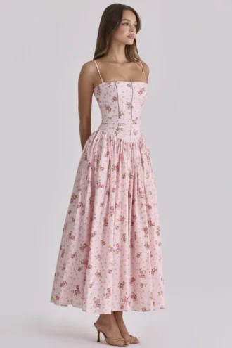Różowa sukienka letnia midi z bawełny w stylu vintage z nadrukiem róż