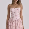 Różowa sukienka letnia midi z bawełny w stylu vintage z nadrukiem róż